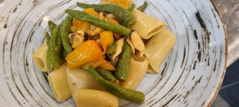 paccheri cozze e peperoncino